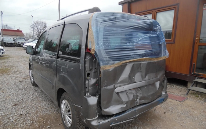 Peugeot Partner cena 7100 przebieg: 245200, rok produkcji 2011 z Skwierzyna małe 232
